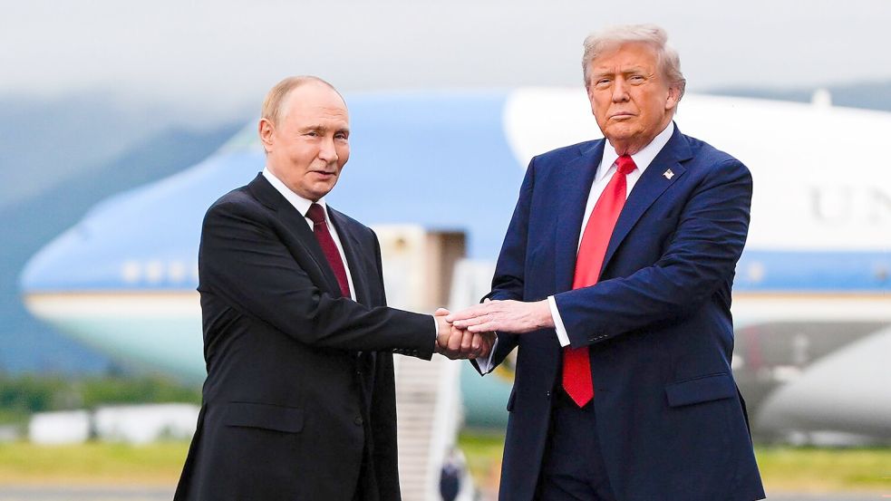 Zuletzt begegneten sich Trump und Putin im US-Bundesstaat Alaska. (Archivbild) Foto: Julia Demaree Nikhinson/AP/dpa