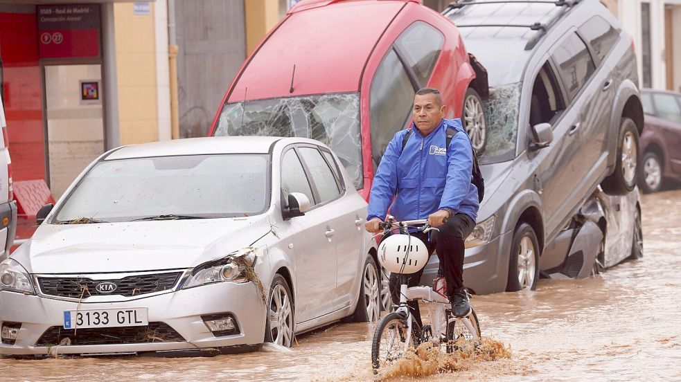 Die wirtschaftlichen Schäden werden auf 17 bis 18 Milliarden Euro geschätzt. (Archivfoto) Foto: Alberto Saiz/AP/dpa