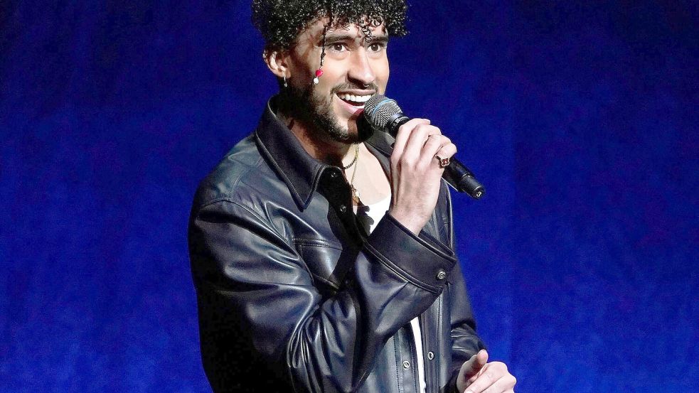 Um den Auftritt des Musikers Bad Bunny beim Superbowl tobt ein Kulturkampf (Archivbild) Foto: Chris Pizzello/Invision/AP/dpa