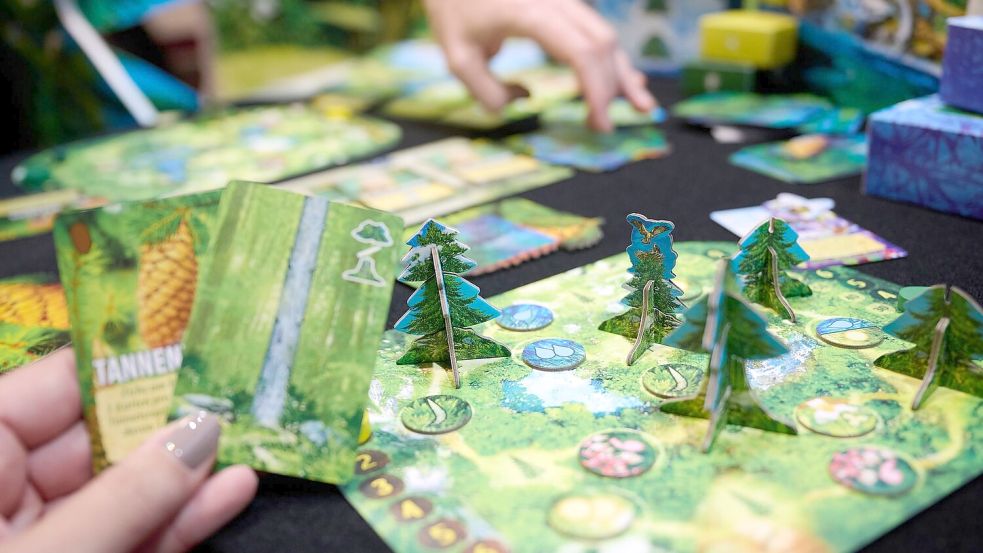 Experten halten das gemeinsame Spielen aus vielen Gründen für positiv - für Jung und Alt Foto: Bernd Thissen