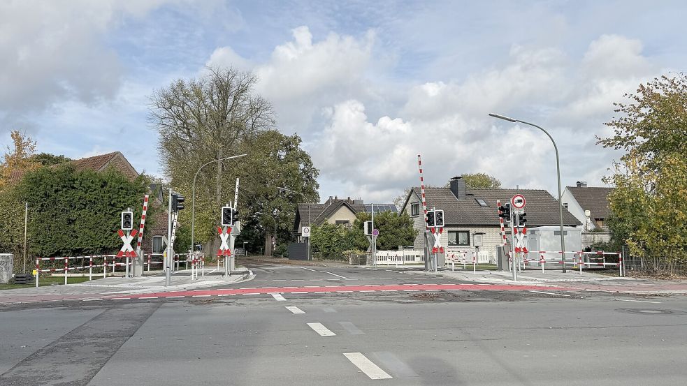 Nach drei Monaten Bauzeit ist der Bahnübergang in Osnabrück-Eversburg wieder frei. Foto: Noah Schnarre