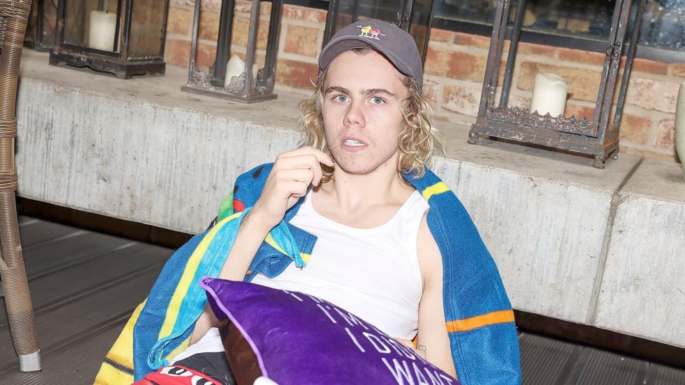 The Kid Laroi trifft beim NFL-Spiel in Berlin auf. Foto: Gerald Matzka