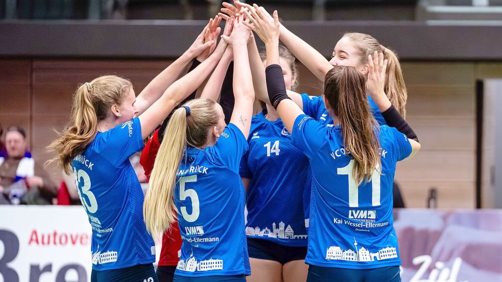 Können die aufgestiegenen Volleyballerinnen des VC Osnabrück am Wochenende die ersten Punkte in der 2. Liga bejubeln? Sie empfangen am Samstag den SC Potsdam II in der Schlosswallhalle. Das Foto stammt aus der Vorsaison. Foto: Steve Weber