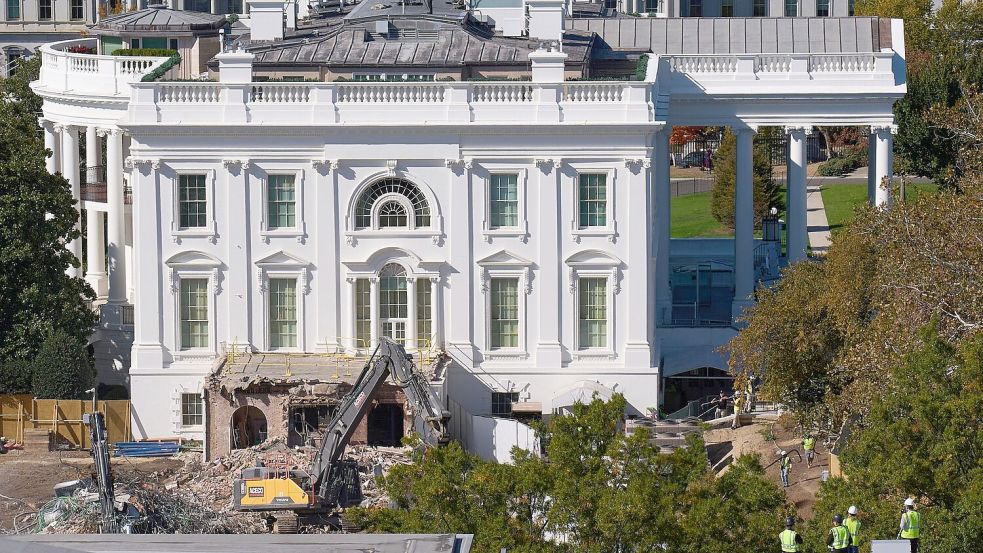Nach Angaben des Weißen Hauses wurden alle historischen Elemente aus dem Ostflügel dokumentiert und eingelagert. Foto: Jacquelyn Martin/AP/dpa