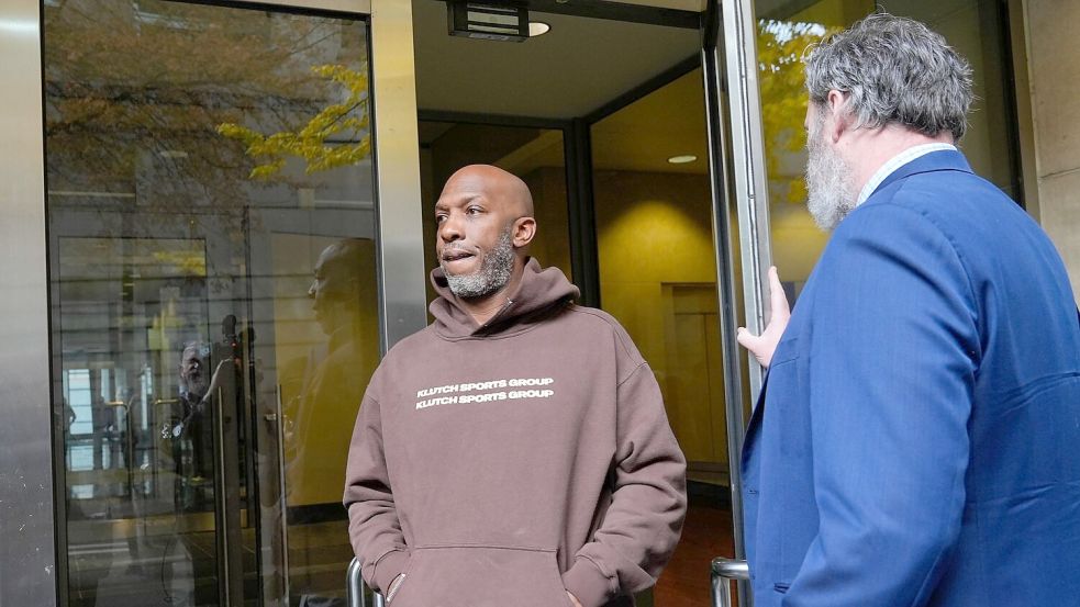 NBA-Trainer Chauncey Billups wurde im Zuge von Vorwürfen wegen illegalen Pokerns festgenommen. Foto: Jenny Kane/AP/dpa