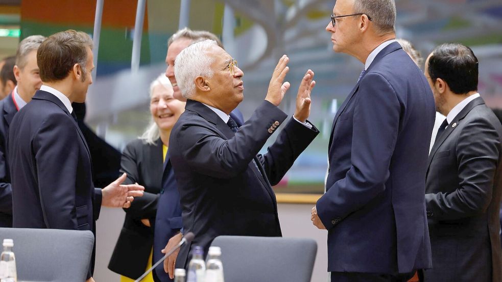 EU-Ratspräsident Costa muss beim Gipfel eine Äußerung des Kanzlers zurechtrücken. Foto: Geert Vanden Wijngaert/AP/dpa