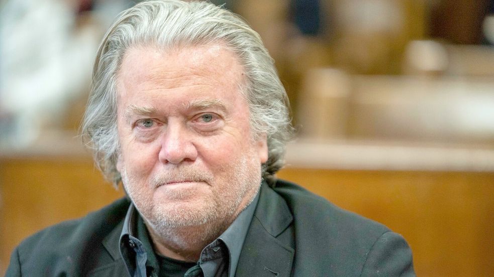 Der ehemalige Chefstratege Donald Trumps hat einen Plan für eine dritte Amtszeit des US-Präsidenten angekündigt. (Archivbild) Foto: Steven Hirsch/Pool New York Post