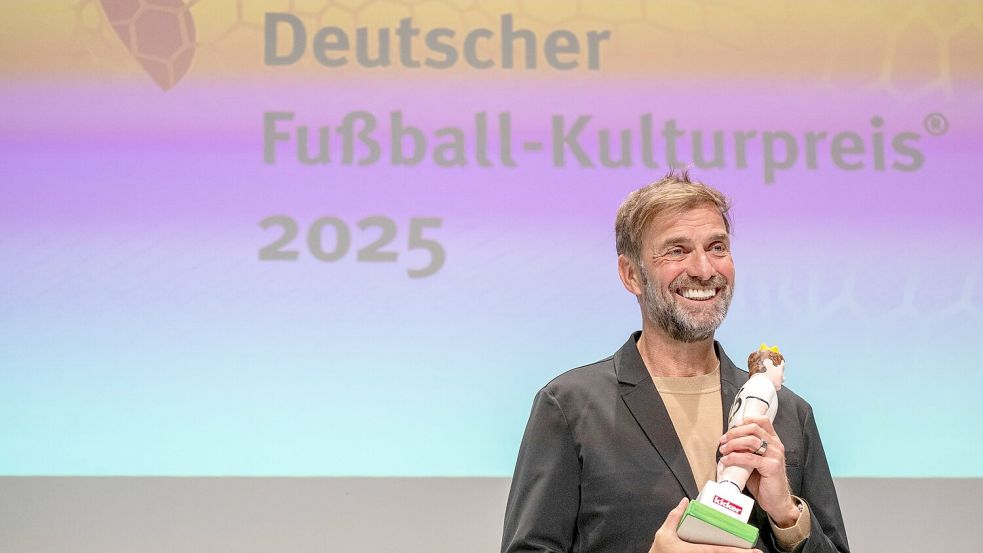 Jürgen Klopp wurde mit dem Walther-Bensemann-Preis ausgezeichnet. Foto: Pia Bayer/dpa