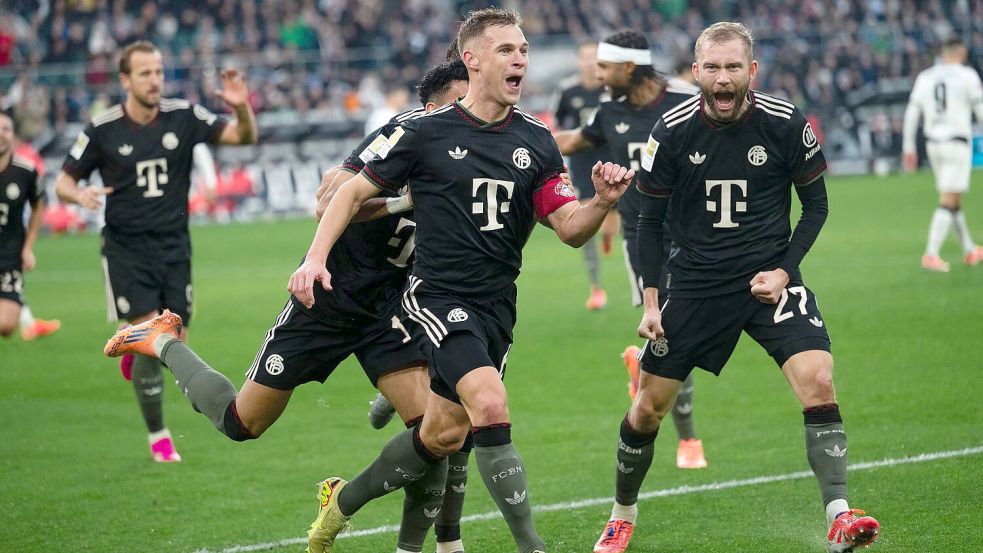 Josuha Kimmich (M) brachte den FC Bayern in Führung. Foto: Marius Becker