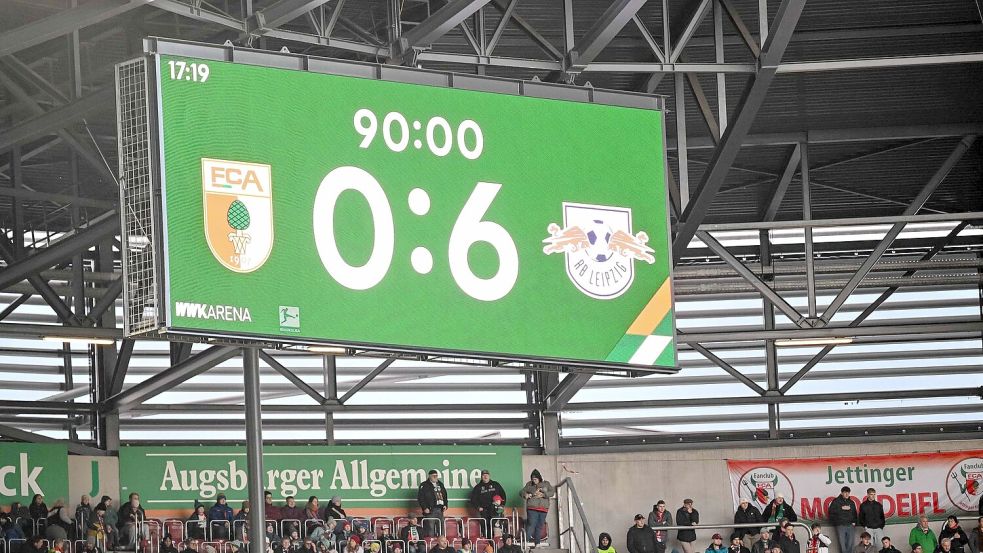 0:6 - ein historisches Heim-Ergebnis für den FC Augsburg. Foto: Harry Langer