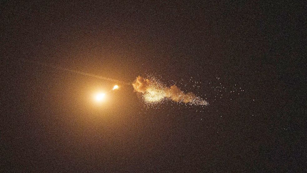 Immer wieder wird die ukrainische Hauptstadt Ziel russischer Drohnenangriffe. (Archivbild) Foto: Evgeniy Maloletka/AP/dpa