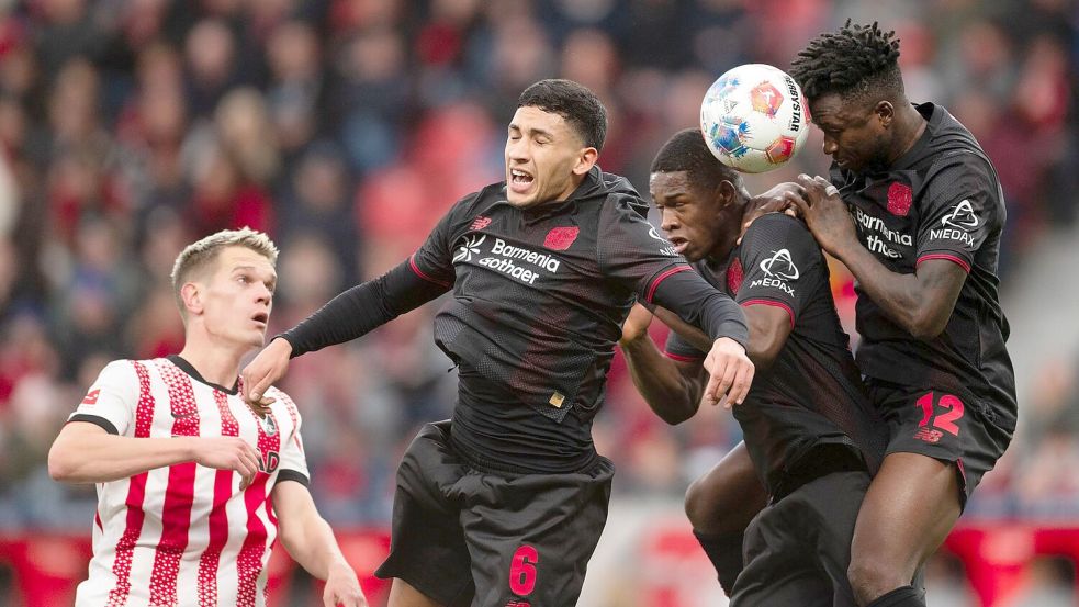 Leverkusen bleibt in der Bundesliga unter Trainer Kasper Hjulmand ungeschlagen. Foto: Marius Becker