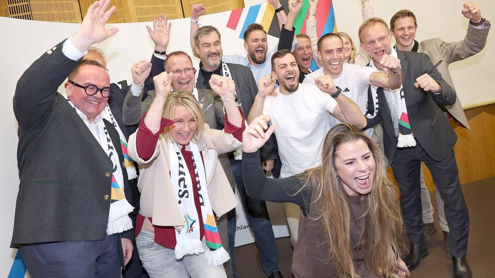 Jubel nach einem klaren Votum: Die Befürworter freuen sich über das Ja zur Münchner Olympia-Bewerbung. Foto: Karl-Josef Hildenbrand