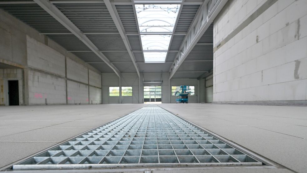 Der Fußboden des Werkstattbereichs ist schon fertiggestellt. Foto: Klaus Ortgies