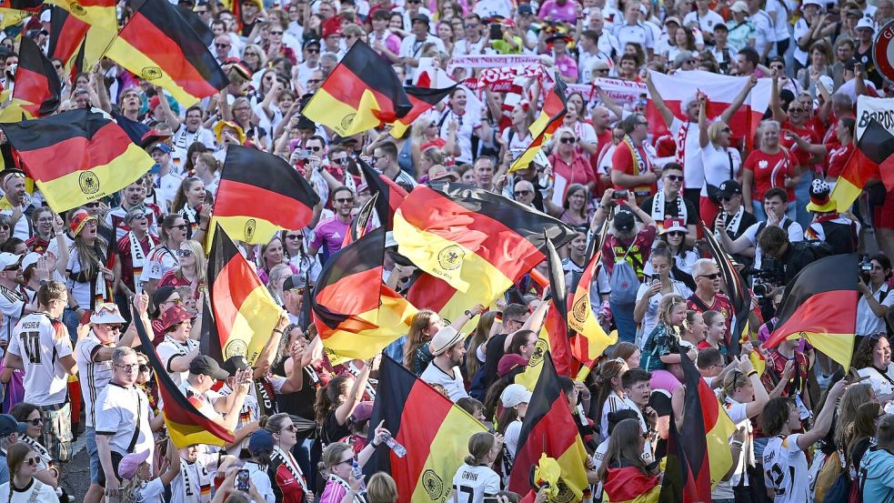Die WM-Tickets sind laut FIFA in Deutschland begehrt. (Archivbild) Foto: Sebastian Gollnow