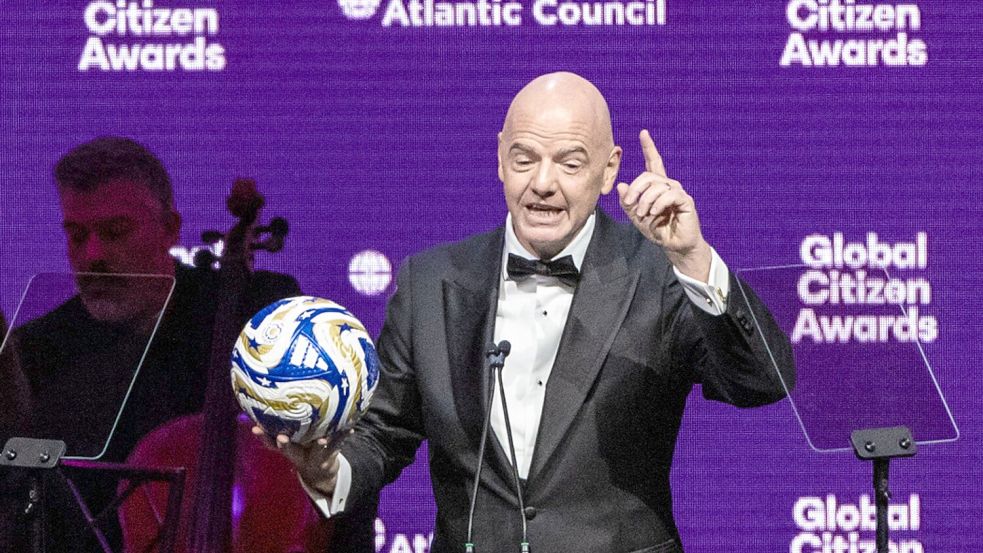 Schon über 1 Million Tickets weg: FIFA-Präsident Gianni Infantino spricht von „Meilenstein“. (Archivbild) Foto: Stefan Jeremiah/FR171756 AP/dpa