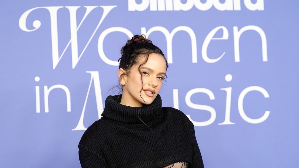 Rosalía ist mit ihrer Mischung aus Flamenco, Latin-Pop, R&B, Reggaeton und „Música urbana latina“ international erfolgreich. (Archivfoto) Foto: Chris Pizzello/Invision/AP/dpa