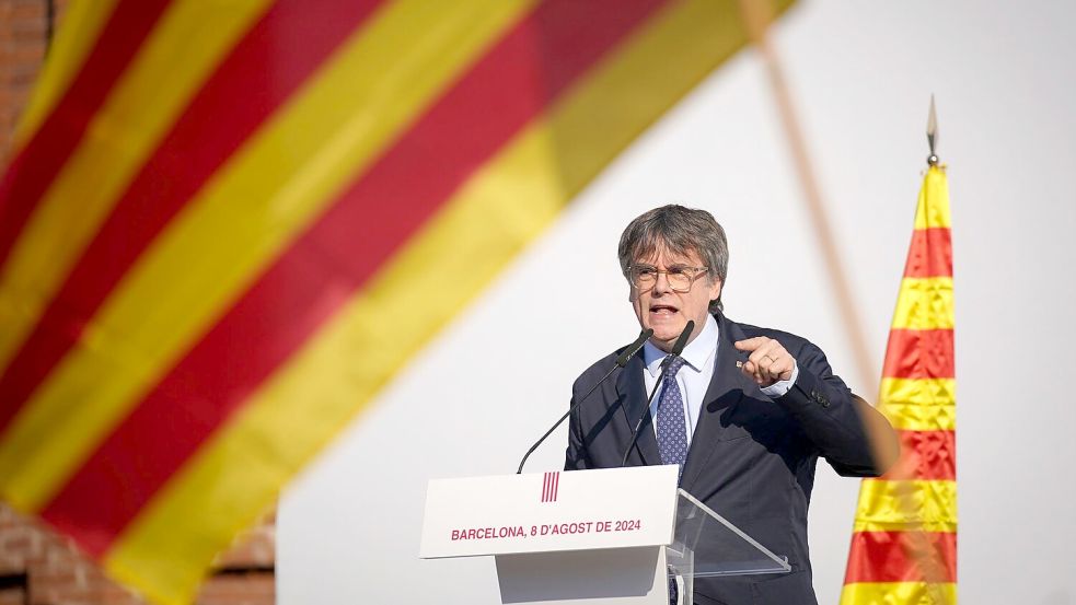 Puigdemont lebt seit Jahren im Exil - er könnte aber Spanien in eine Krise stürzen. (Archivbild) Foto: Joan Mateu/AP/dpa