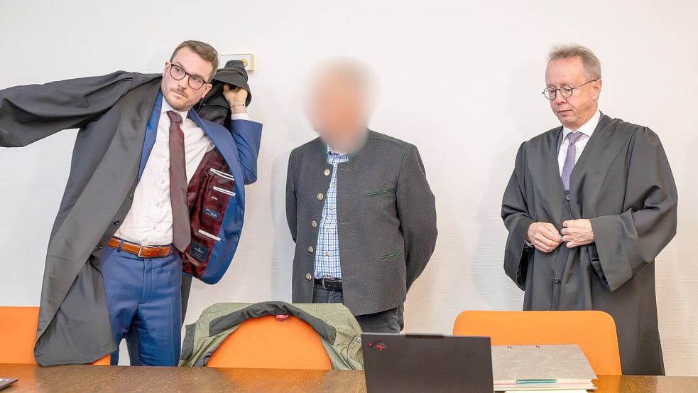 Angeklagt sind vor dem Landgericht München II zwei Bahnmitarbeiter unter anderem wegen fahrlässiger Tötung. Foto: Peter Kneffel/dpa