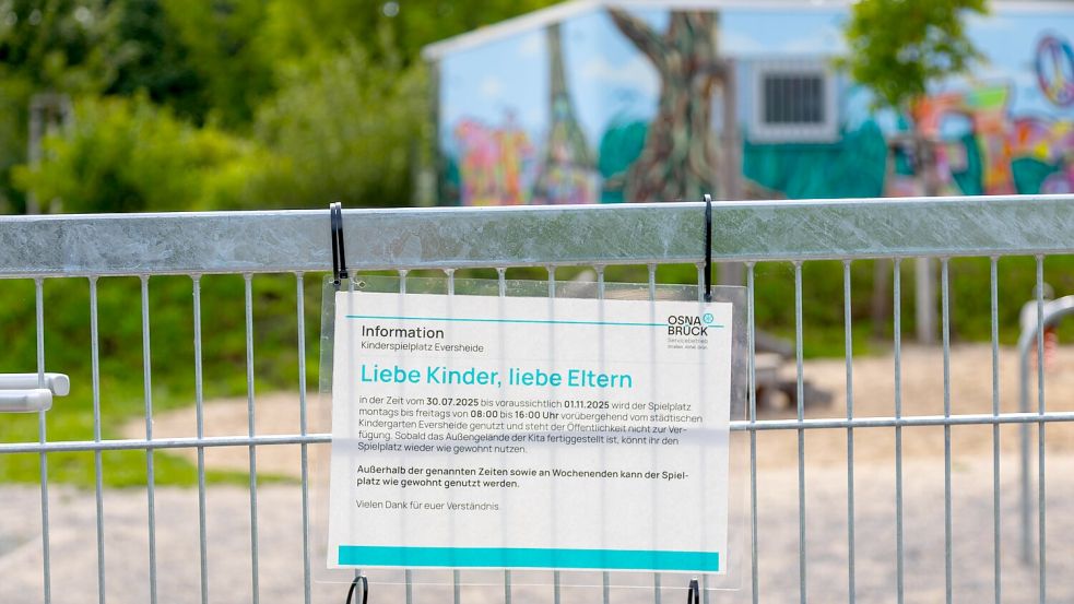 Die Öffentlichkeit darf den neuen Spielplatz in Osnabrück-Eversburg derzeit erst ab 16 Uhr nutzen – bis dahin wird das Gelände exklusiv von der städtischen Kita Eversheide in Anspruch genommen. Foto: Lino Wöhrmann