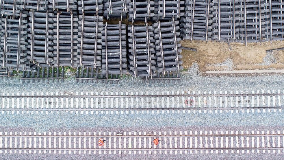 Gibt es auch mehr Geld für den Neubau von Bahnstrecken? (Archivbild) Foto: Julian Stratenschulte