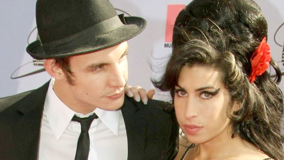 Amy Winehouse und ihr Ehemann Blake Fielder-Civil im Jahr 2017. Foto: Hubert Boesl/dpa