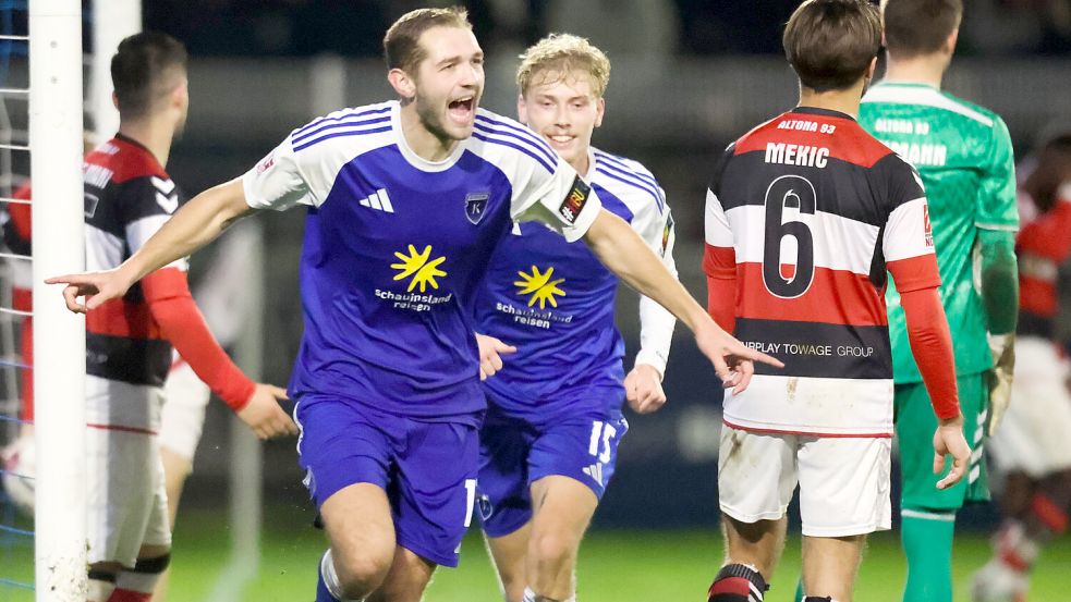 Die Krönung der „rauschenden Phase“: Marten Schmidt hatte soeben zum 4:1 eingeköpft. Foto: Jens Doden