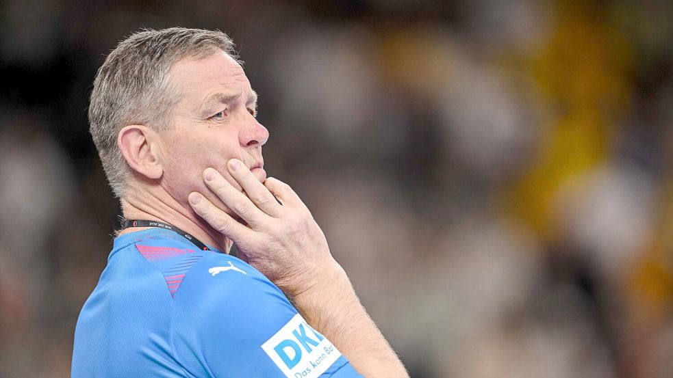 Kein Grund zur Freude. Alfred Gislason ist nicht zufrieden mit der Mannschaftsleistung. Foto: Harry Langer