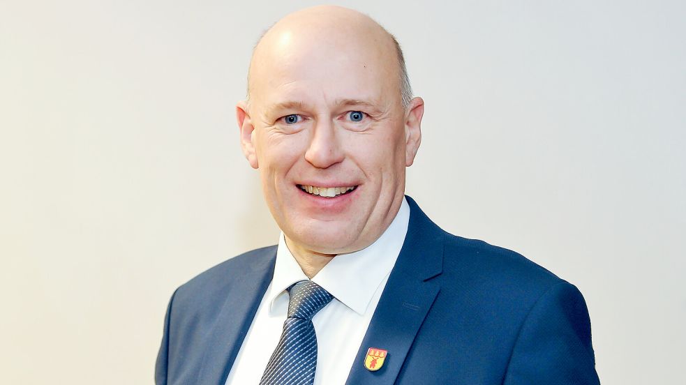 Erwin Adams ist seit 2019 Bürgermeister von Großefehn. Zu seinen Zukunftsplänen schweigt er sich noch aus. Foto: Stephan Friedrichs