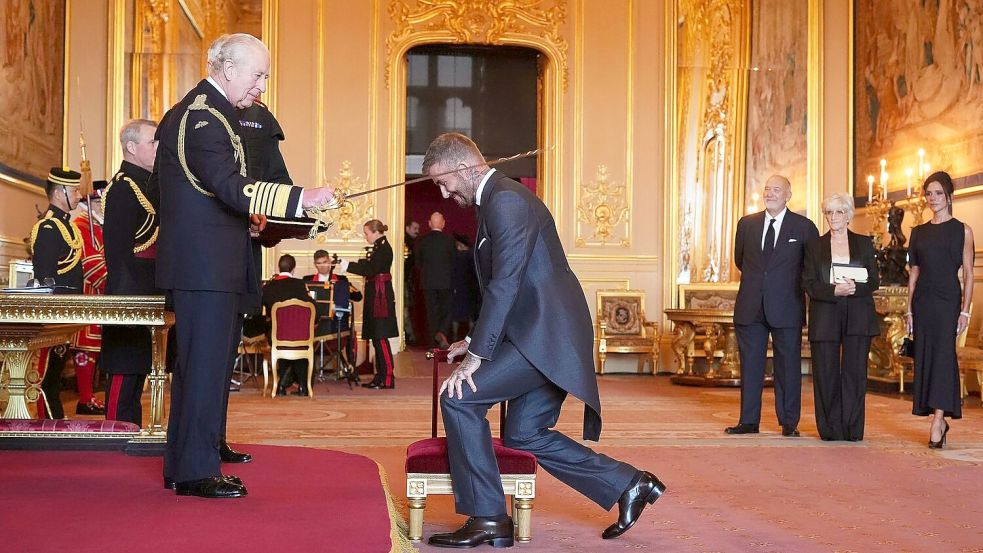 David Beckham wurde zum Ritter geschlagen. Foto: Jonathan Brady/PA via AP/dpa