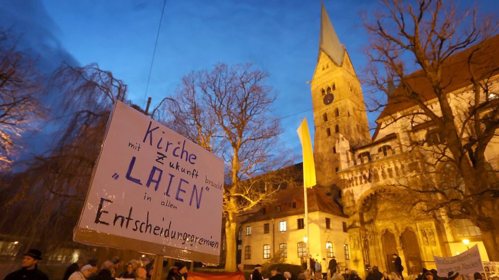 Mehr Laienbeteiligung gehört zum Forderungskatalog von reformorientierten Katholiken. (Archivbild) Foto: Karl-Josef Hildenbrand