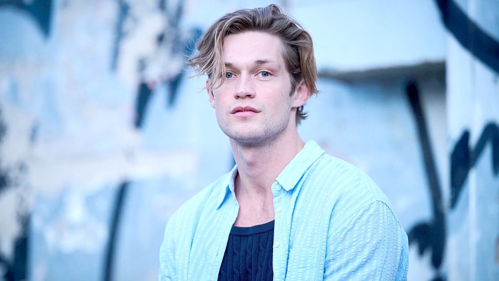 Verträumter und zugleich wachsamer Blick auf die Welt: Damian Hardung. Foto: Annette Riedl