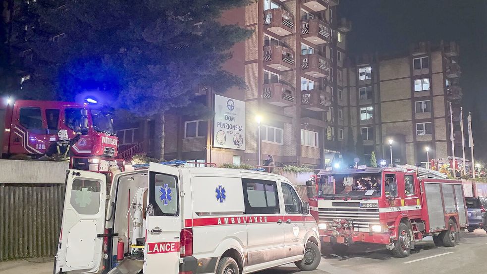 Beim Brand in einem Altenheim in der bosnischen Stadt Tuzla kamen mindestens elf Menschen ums Leben. Foto: Uncredited/AP/dpa
