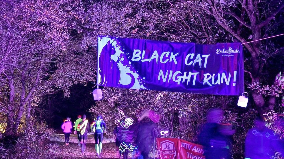 Der fünfte „Black Cat Night Run“ führte im Dunkeln durch das Schirumer Industriegebiet. Foto: privat
