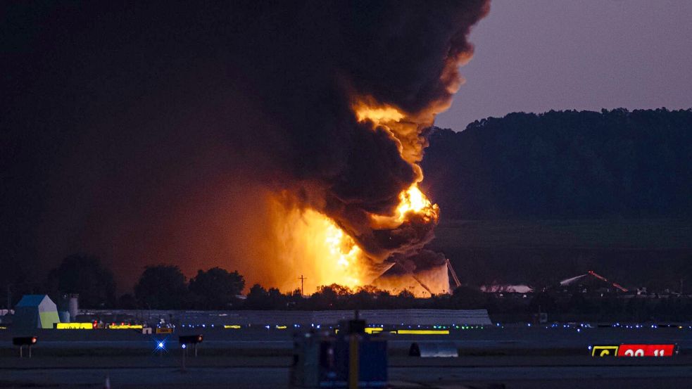 Die Ursache des Flugzeugabsturzes war zunächst unklar. Foto: Jon Cherry/AP/dpa