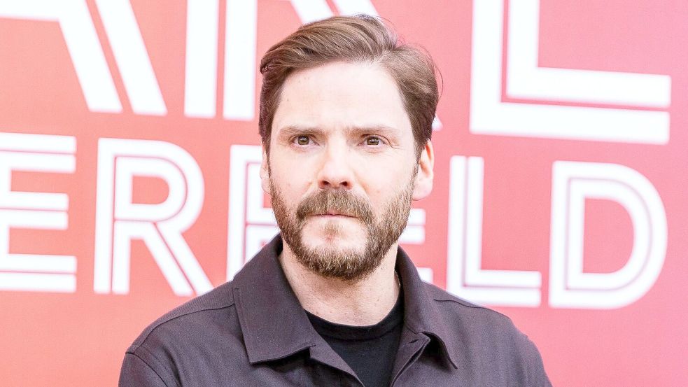 Schauspieler Daniel Brühl steht vor seinem nächsten Regieprojekt (Archivbild). Foto: Carsten Koall