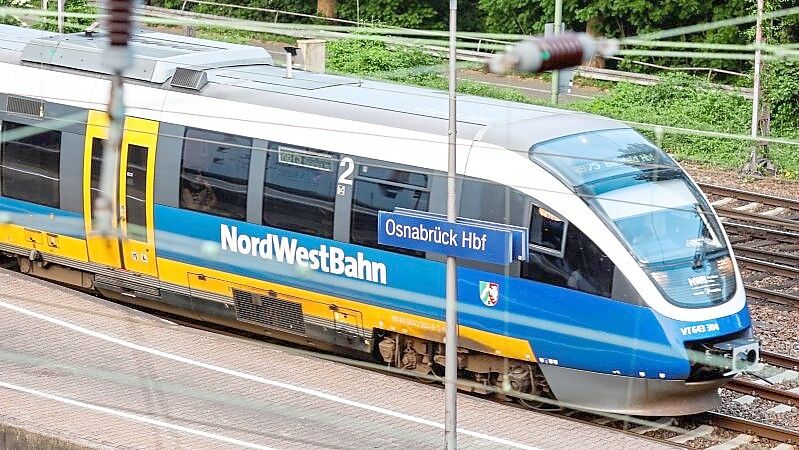 Aufgrund einer kaputten Eisenbahnbrücke bei Oldenburg muss die Nordwestbahn Züge zwischen Osnabrück und Oldenburg ausfallen lassen. Foto: Michael Gründel