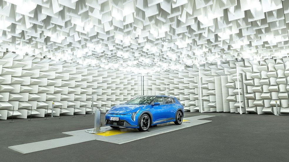 Die neue Semi-Absorber-Kammer ermöglicht Hyundai umfangreiche Autotests in einer technisch definierten Umgebung. Foto: -/Hyundai/dpa