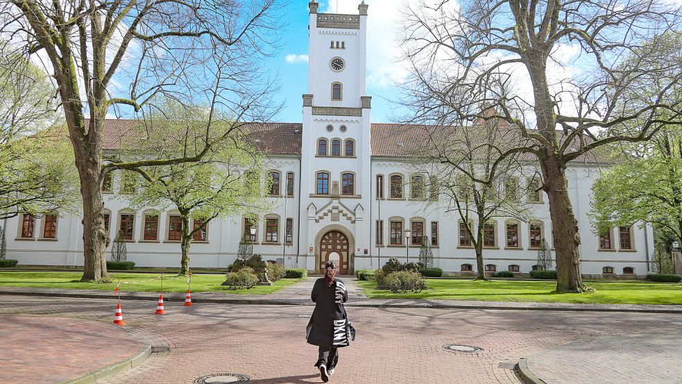 Verhandelt wurde vor dem Landgericht, das seinen Sitz im Auricher Schloss hat. Foto: Romuald Banik