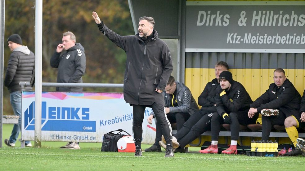 Der Middelser Trainer Tobias Ryl bewertete den Derby-Erfolg in doppelter Unterzahl als „einen moralischen Teamsieg“. Foto: Jens Doden (Blomberg)