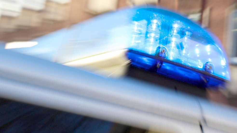 Eine Streife der Polizei Osnabrück stoppte in der Nacht zum Samstag einen 18-jährigen Fahrer, der mit 110 km/h durch die Stadt raste. Foto: Michael Gründel
