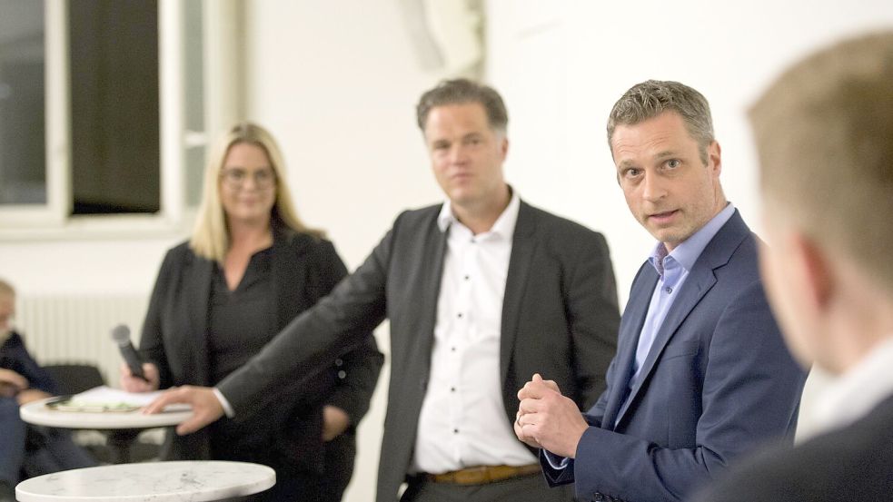 Bei einem Baukulturgespräch diskutierten sie über bezahlbaren Wohnungsbau in Osnabrück: (von links) Carolin Lauhoff (Geschäftsführung Stephanswerk), Thimo Weitemeier (Stadtbaurat) und Thomas Trendelkamp (BPD Immobilienentwicklung). Foto: Philipp Hülsmann