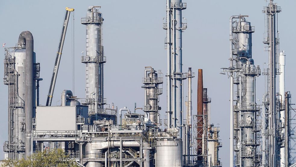 Die Stimmung in der Chemischen Industrie hat sich deutlich verschlechtert. (Archivbild) Foto: Uwe Anspach