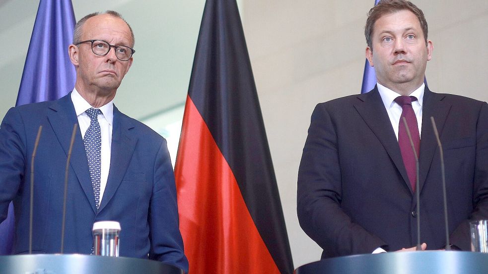 Begeisterung? Sieht anders aus: Bundeskanzler Friedrich Merz (CDU) und SPD-Vizekanzler Lars Klingbeil jüngst beim Stahl-Gipfel. Foto: IMAGO/Christian Marquardt