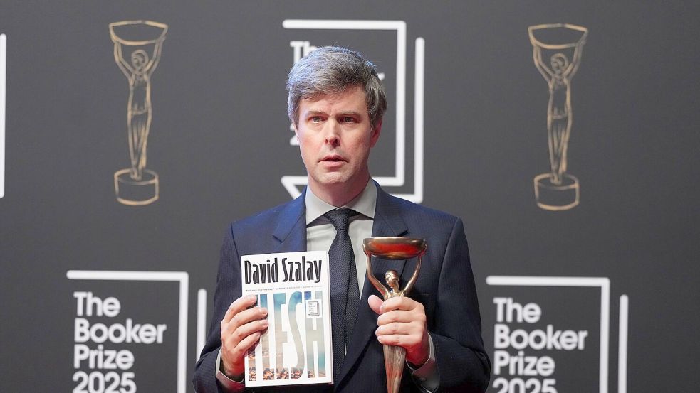 Der Booker-Preis geht in diesem Jahr an den ungarisch-britischen Autor David Szalay. Foto: Kirsty Wigglesworth/AP/dpa
