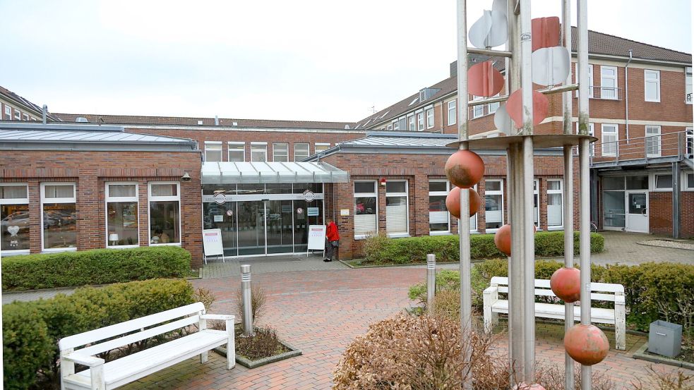 Das frühere Klinikgebäude in Norden. Foto: Romuald Banik
