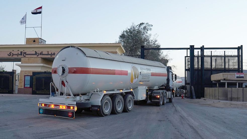 Der Übergang Rafah an der Grenze zu Ägypten ist wichtig für die Lieferung von Hilfsgütern und die Ausreise von Verletzten, die im Ausland behandelt werden sollen. (Archivbild) Foto: Mohammed Arafat/AP/dpa