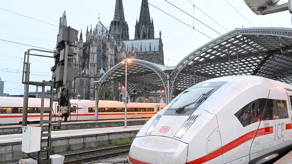 1.300 Züge pro Tag, Hunderttausende Reisende: Der Kölner Hauptbahnhof ist eine zentrale Drehscheibe für den Bahnverkehr. (Archivbild) Foto: Roberto Pfeil