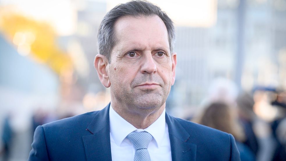 Der niedersächsische Ministerpräsident Olaf Lies (SPD) kann sich nach nächtlichen Haushaltsverhandlungen der Regierungskoalition 2026 über rund 3,5 Milliarden Euro mehr freuen als im Vorjahresetat. Foto: Imago Images/Christian Spicker