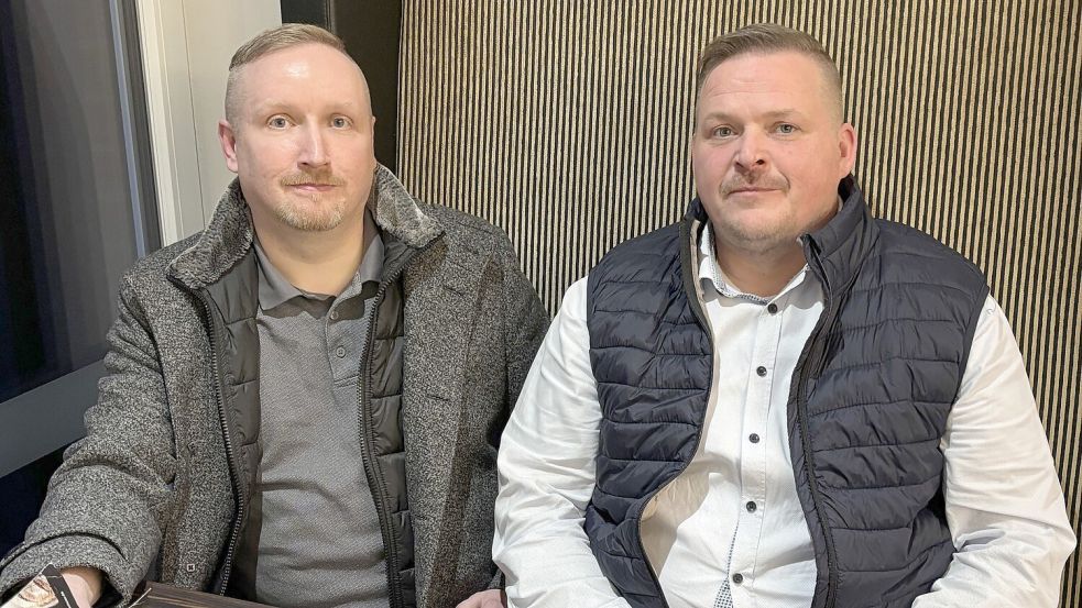 Harald Kutscher (links) Vorsitzender des AfD-Kreisverbandes Aurich-Emden und sein Stellvertreter Stefan Quellmerz. Foto: Rebecca Kresse